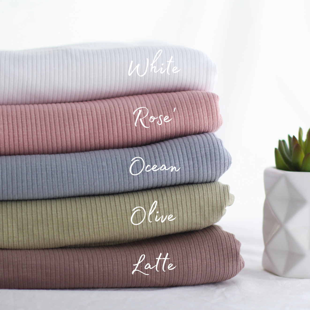 Ribbed 4*2 Knit | White